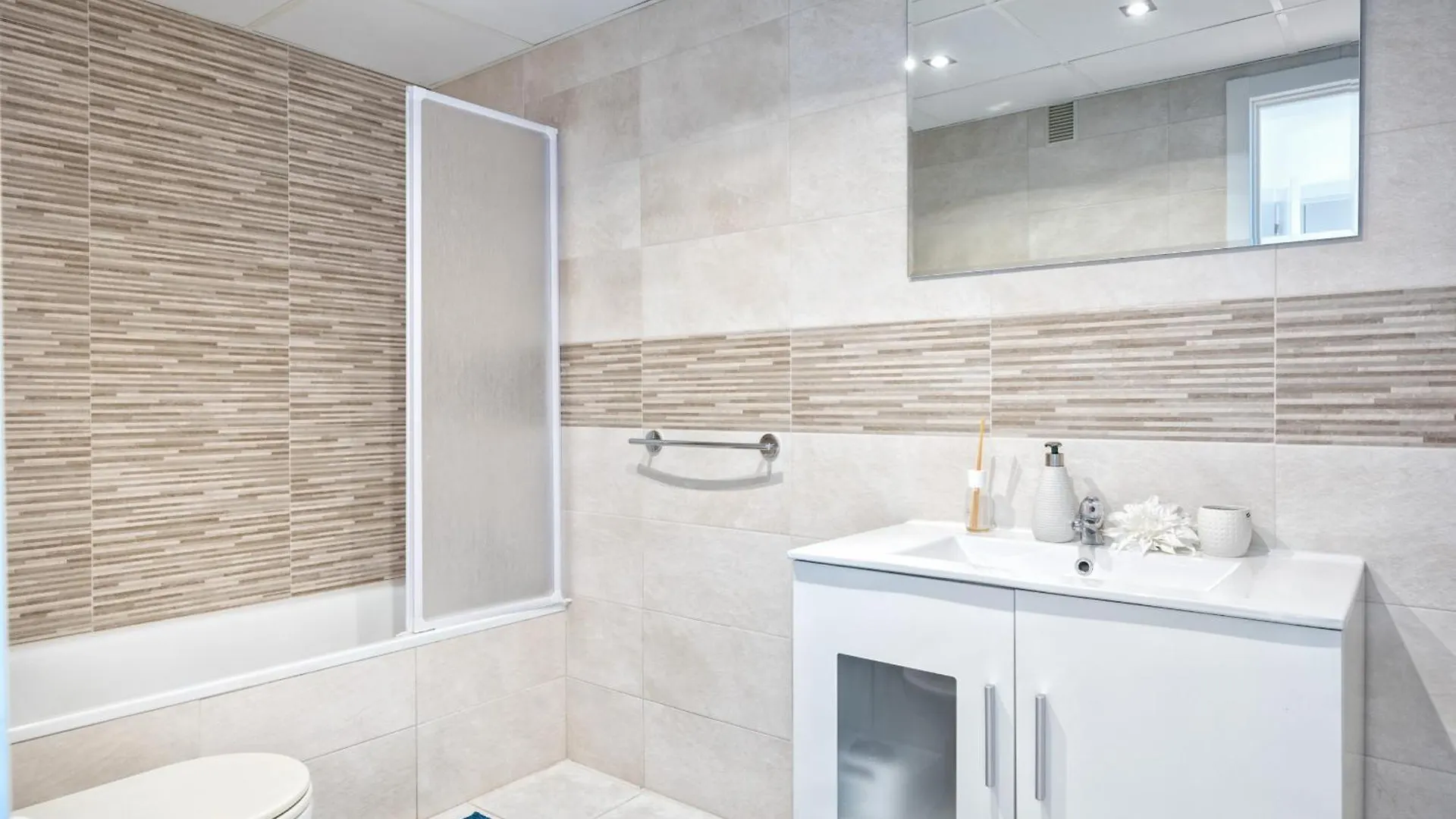 I02 El Alarife - Apartment Sitio de Calahonda 0*,  إسبانيا